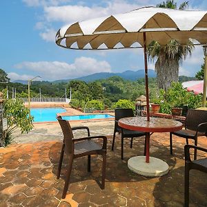 Hotel Pie De La Sierra